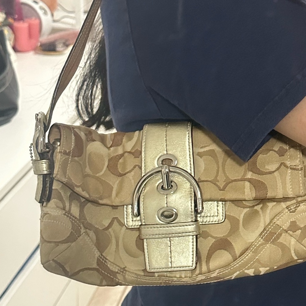 Coach Beige and Cream Signature Shoulder Bag - Picture 6 of 6